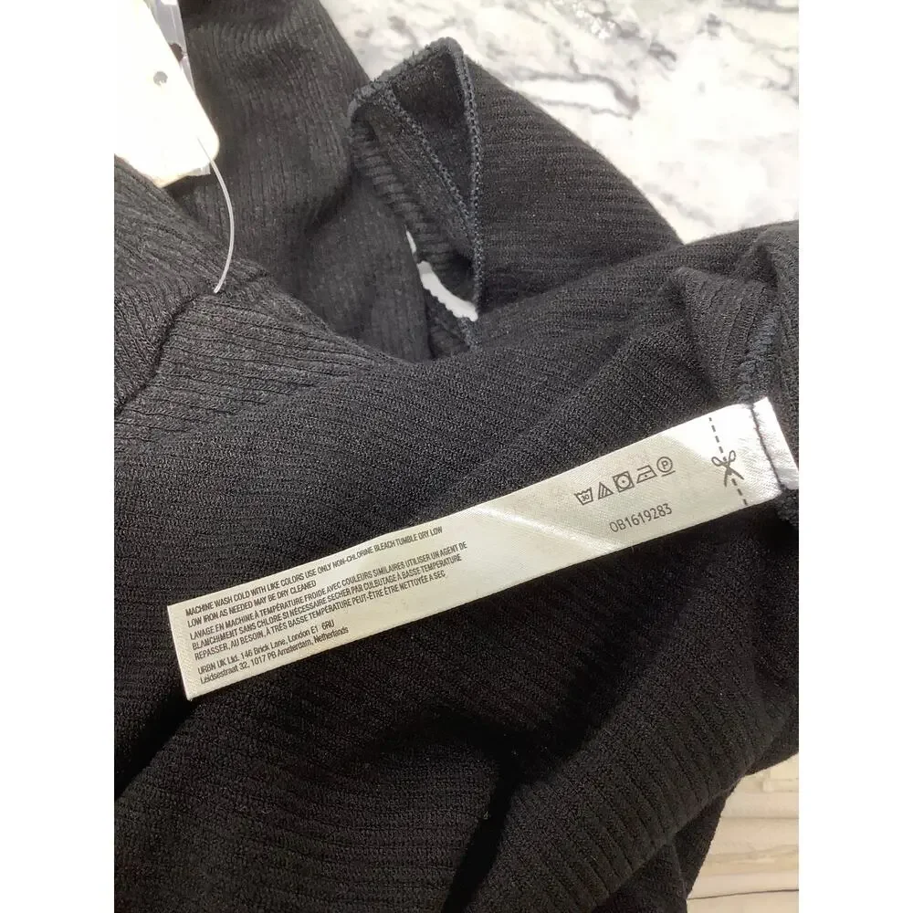 Intimately Free People Women's Large Black Keep It Basic Ribbed Knit Top L9-40